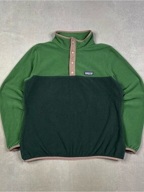 Patagonia Men’s Two-Tone Green Zip Fleece with Tan Trim